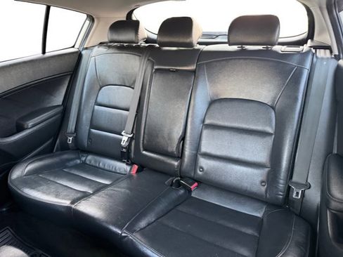 Used 2017 Kia Forte EX image 11