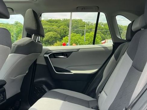 Certified 2021 Toyota RAV4 XLE w/ Convenience Package FWD image 21