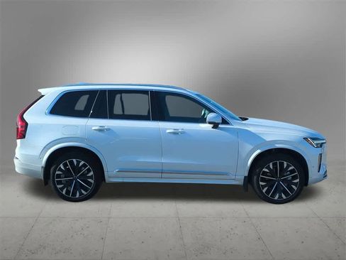 New 2025 Volvo XC90 B5 Plus w/ Protection Package Premier image 7