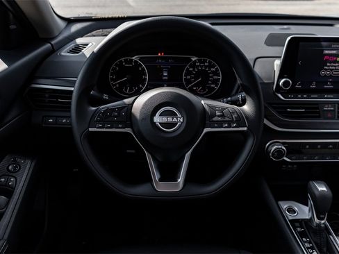 New 2024 Nissan Altima 2.5 SV image 20