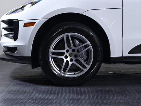 Certified 2021 Porsche Macan AWD/4WD image 26