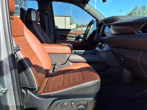 Used 2023 GMC Yukon Denali Ultimate image 16