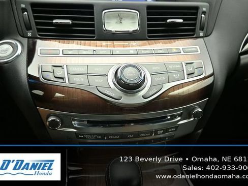 Used 2015 INFINITI Q70 L 3.7 w/ Deluxe Touring Package AWD/4WD image 31