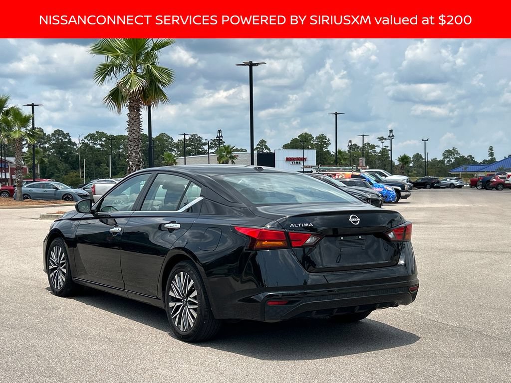 Used 2025 Nissan Altima 2.5 SV FWD image 3