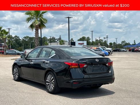 Used 2025 Nissan Altima 2.5 SV FWD image 3