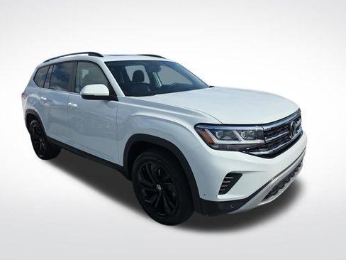 Used 2023 Volkswagen Atlas SE w/ Panoramic Sunroof Package image 2