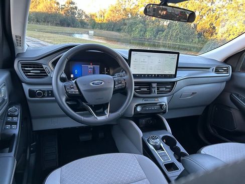 Used 2025 Ford Escape Active w/ Tech Pack #1 image 12