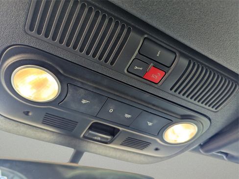 Used 2019 Volkswagen Beetle S image 26