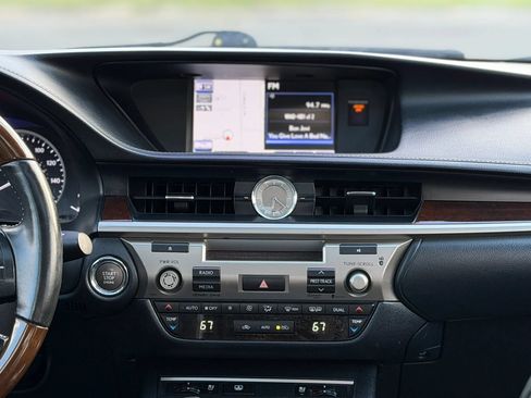 Used 2013 Lexus ES 350 w/ Luxury Pkg FWD image 16
