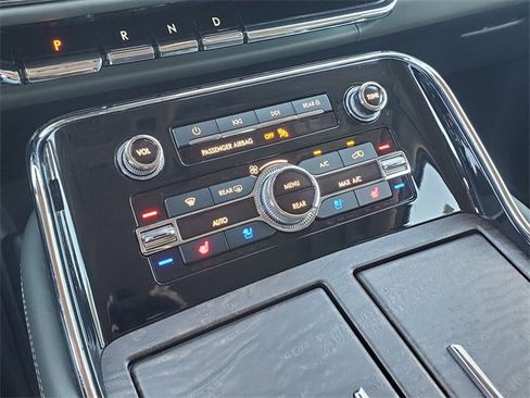 Used 2023 Lincoln Navigator L Black Label image 11