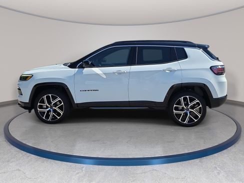 Used 2025 Jeep Compass Limited w/ Elite Group AWD/4WD image 9