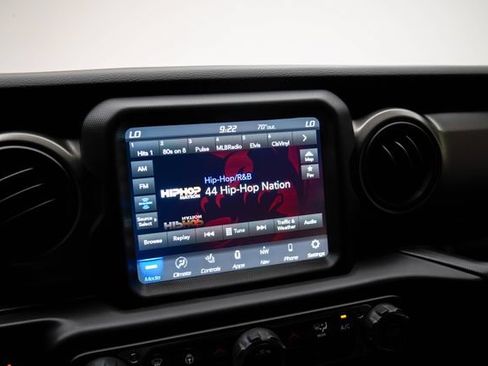 Used 2022 Jeep Wrangler Unlimited Sport AWD/4WD image 17
