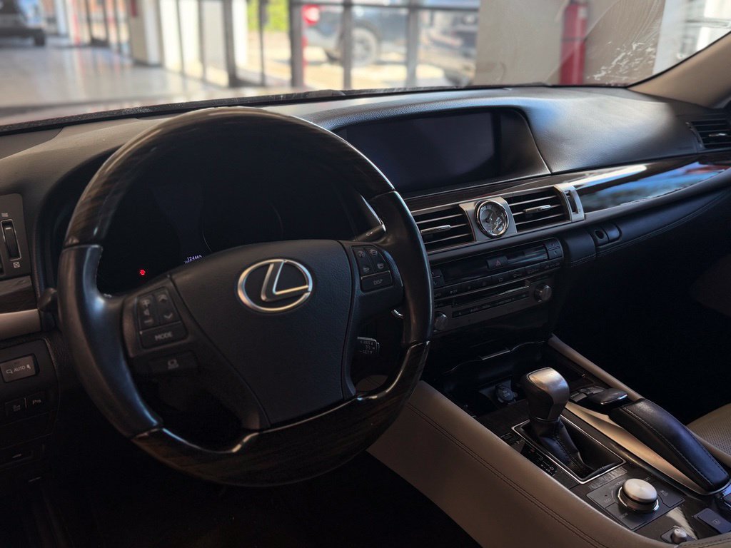 Used 2014 Lexus LS 460 w/ Comfort Package RWD image 9