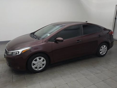 Used 2017 Kia Forte LX FWD image 2