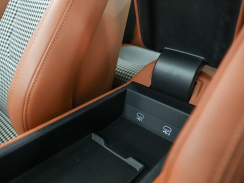 Certified 2024 Porsche 911 Turbo AWD/4WD image 33