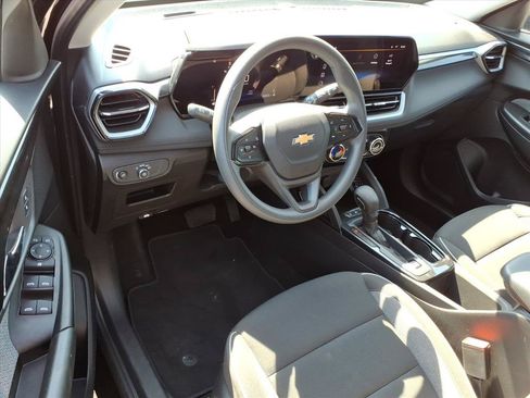 Certified 2025 Chevrolet TrailBlazer LT FWD image 8