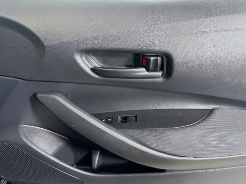 Used 2022 Toyota Corolla LE w/ LE Convenience Package FWD image 31