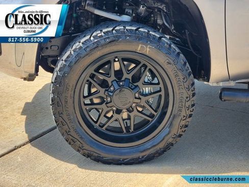 Used 2021 Toyota Tundra SR5 w/ SR5 Upgrade Package AWD/4WD image 13