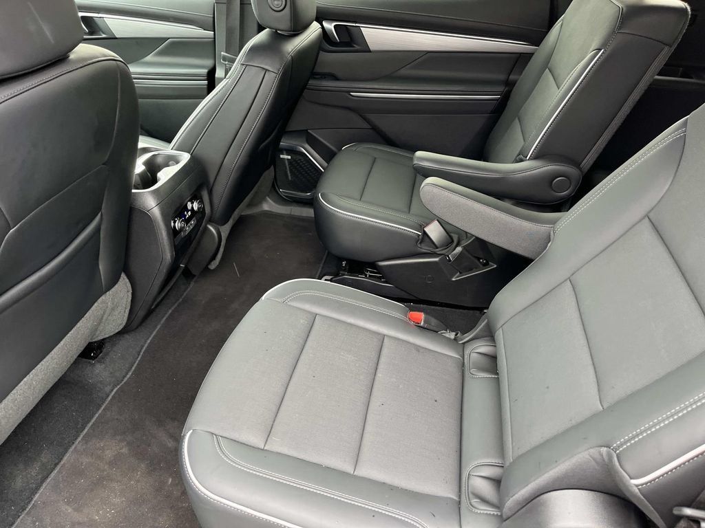 Used 2026 Buick Enclave Preferred AWD/4WD image 19