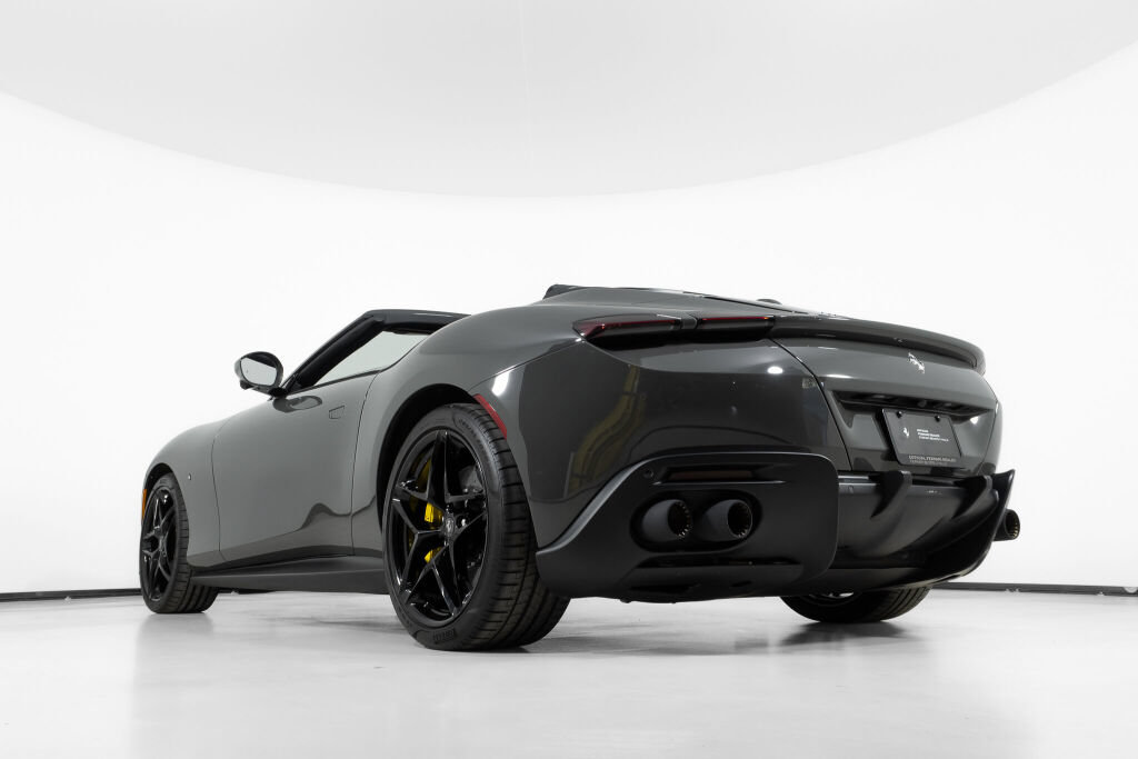 Used 2025 Ferrari Roma Spider RWD image 17