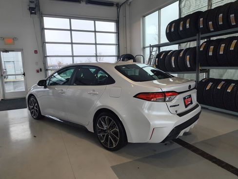 Used 2022 Toyota Corolla SE image 3