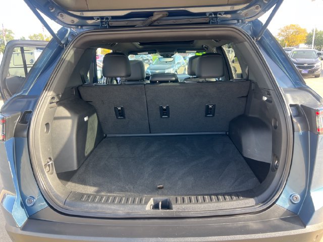Used 2025 Chevrolet Equinox LT w/ Safety and Technology Package FWD image 17
