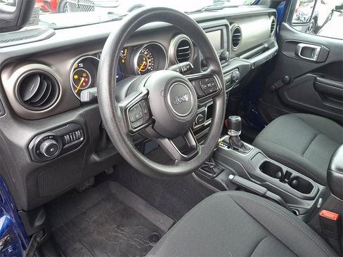 Used 2018 Jeep Wrangler Sport image 11