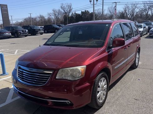 Used 2012 Chrysler Town & Country Touring w/ Entertainment Group #1 image 4