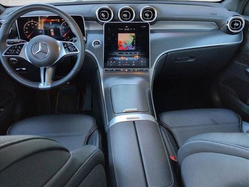 Used 2024 Mercedes-Benz GLC 300 4MATIC image 17