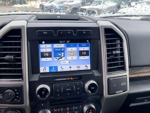 Used 2018 Ford F150 Lariat w/ Equipment Group 502A Luxury image 23