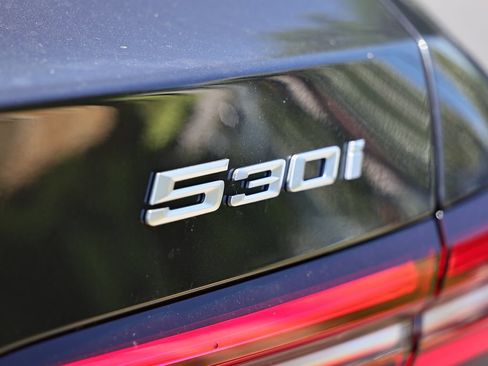 New 2027 BMW 530i w/ Premium Package RWD image 9