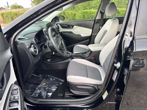 Used 2023 Hyundai Kona SE AWD/4WD image 12