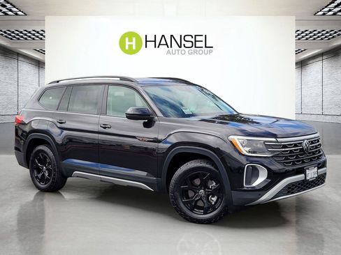 Certified 2025 Volkswagen Atlas Peak Edition SE AWD/4WD image 1