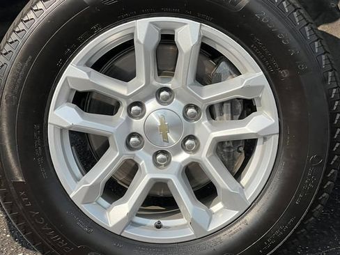 Used 2024 Chevrolet Silverado 1500 LT AWD/4WD image 10