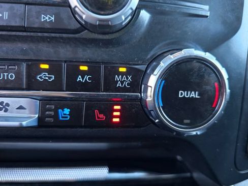 Used 2025 Ford F150 Lariat w/ Equipment Group 502A High AWD/4WD image 16