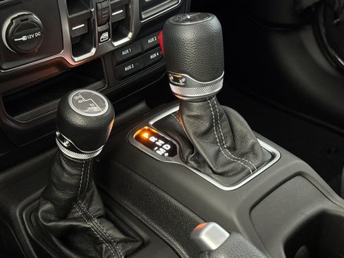 New 2026 Jeep Gladiator Sport AWD/4WD image 17