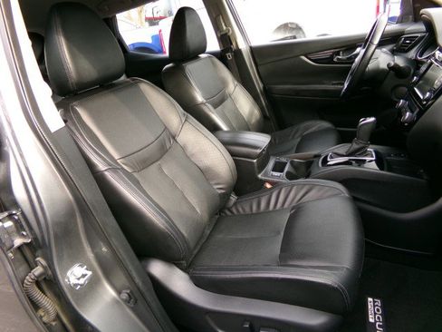 Used 2022 Nissan Rogue Sport SL w/ Premium Package image 10