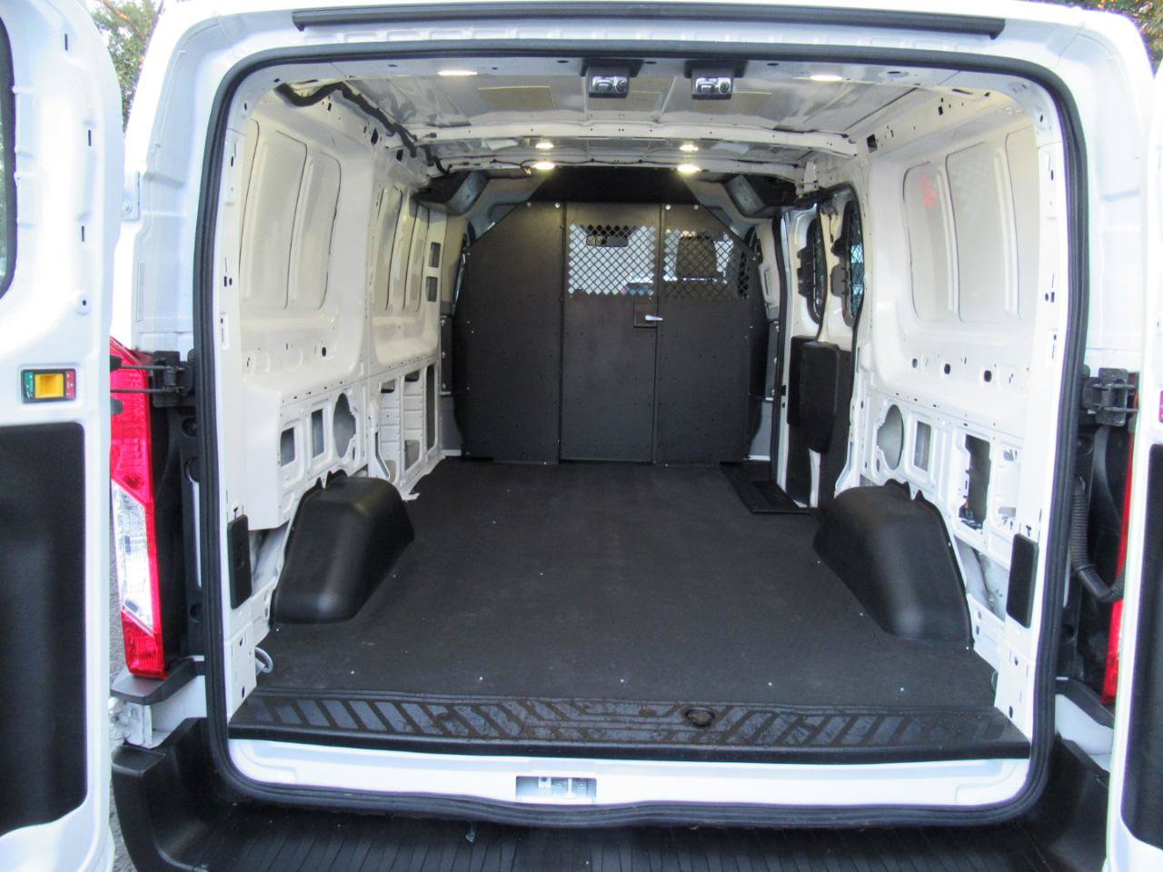 Used 2018 Ford Transit 250 130 Low Roof RWD image 13