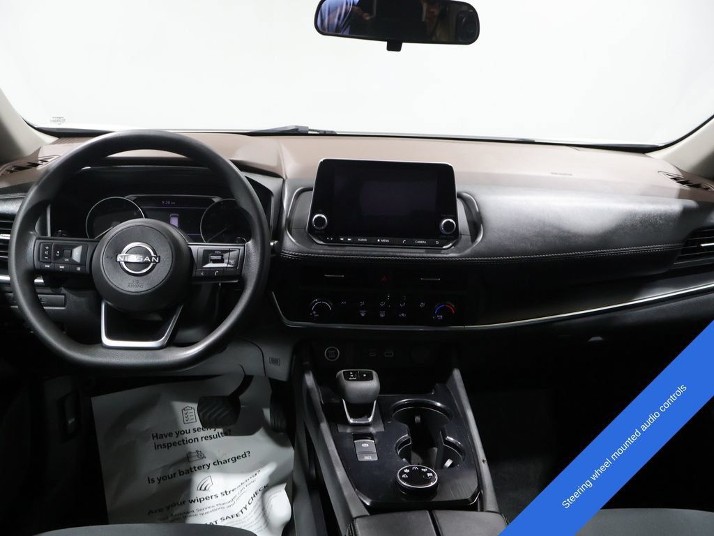 Used 2023 Nissan Rogue S AWD/4WD image 3