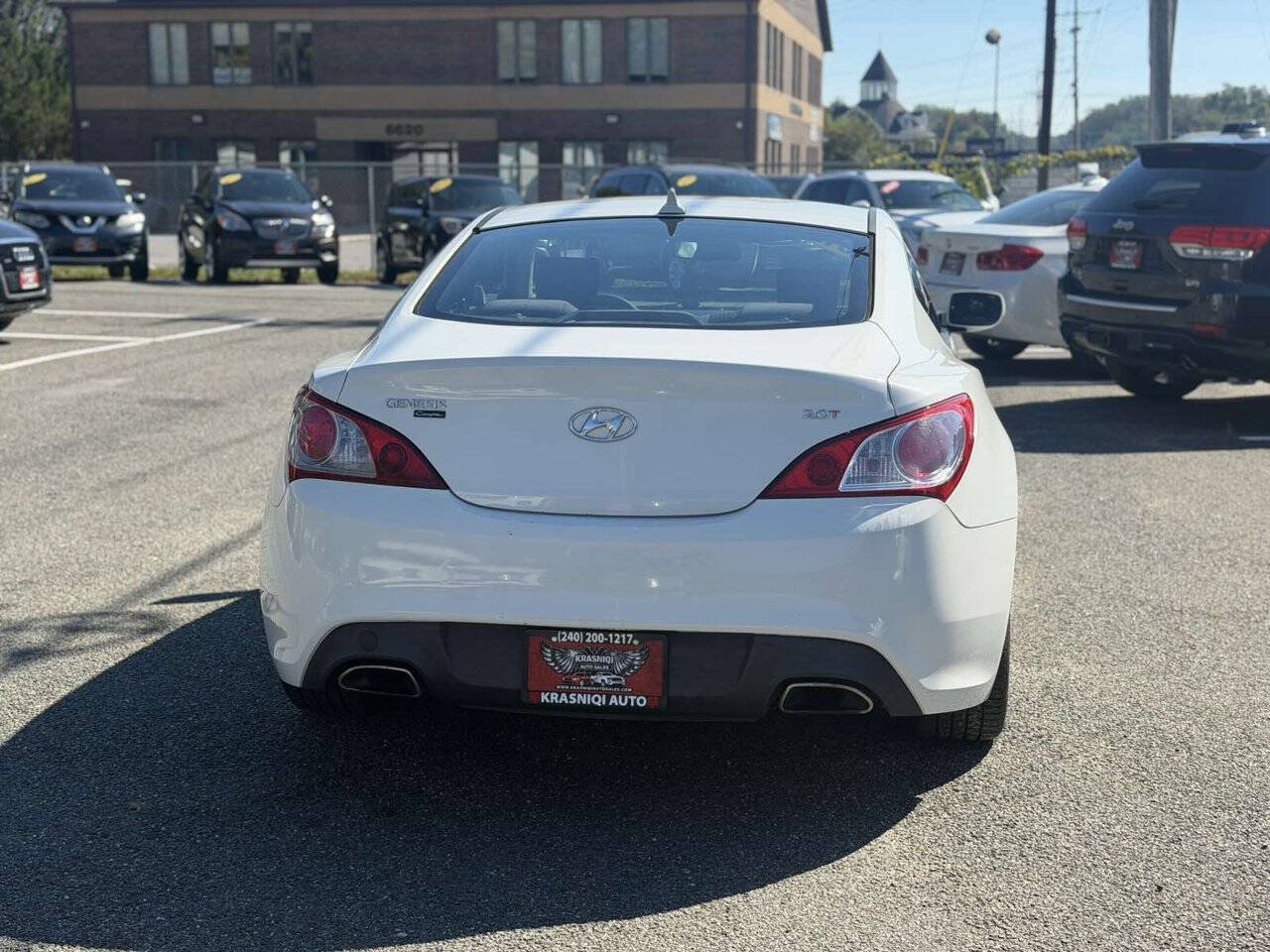 Used 2012 Hyundai Genesis 2.0T RWD image 11