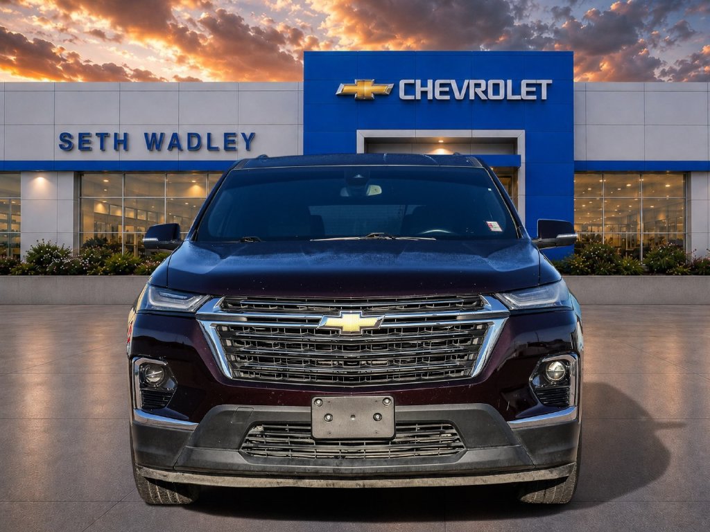 Used 2023 Chevrolet Traverse LT FWD image 2