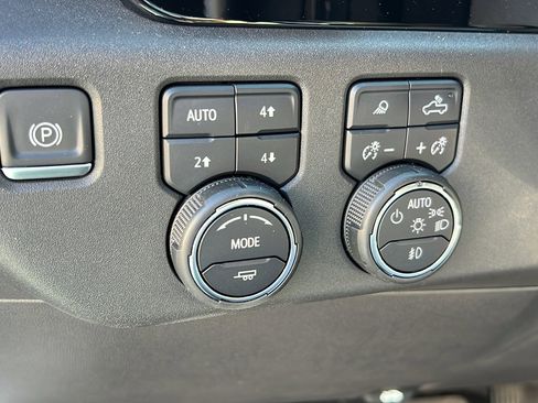 Used 2024 Chevrolet Silverado 1500 ZR2 w/ Technology Package AWD/4WD image 16