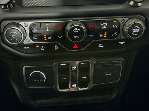 Used 2021 Jeep Gladiator Sport AWD/4WD image 15