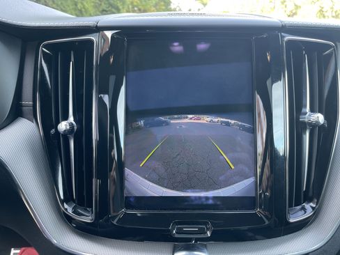 Used 2022 Volvo XC60 B5 R-Design image 51