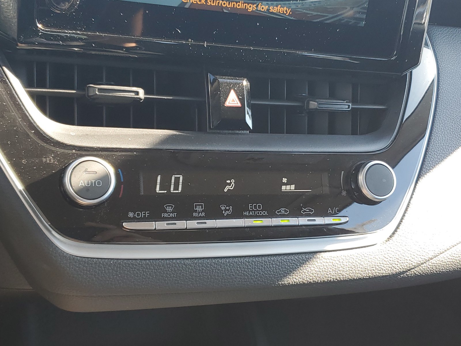 Used 2024 Toyota Corolla LE FWD image 29