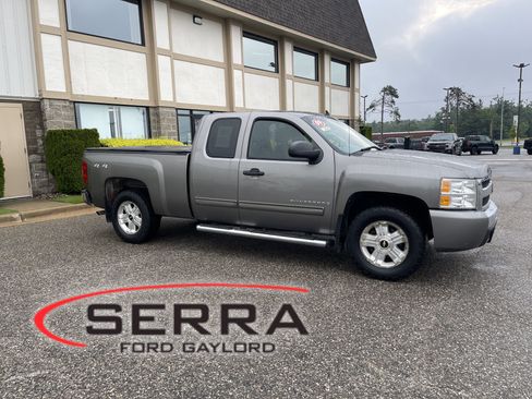 Used 2009 Chevrolet Silverado 1500 LT AWD/4WD image 1