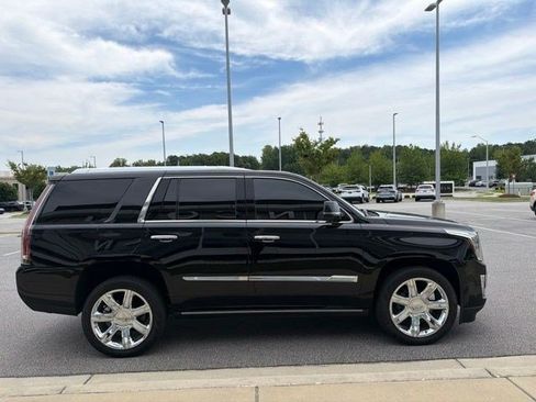Used 2016 Cadillac Escalade Premium AWD/4WD image 6