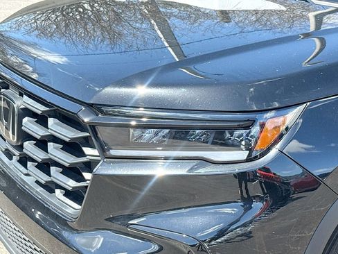 Used 2025 Honda Pilot Sport image 35