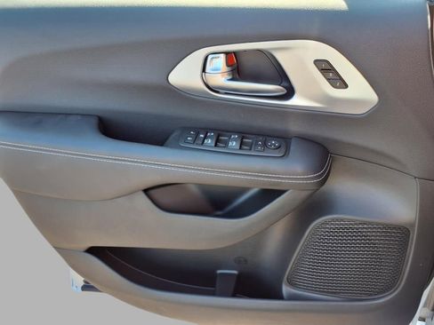 New 2026 Chrysler Pacifica Limited w/ S Appearance Package image 14