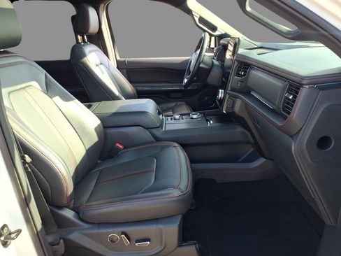 Used 2024 Ford Expedition Limited AWD/4WD image 13